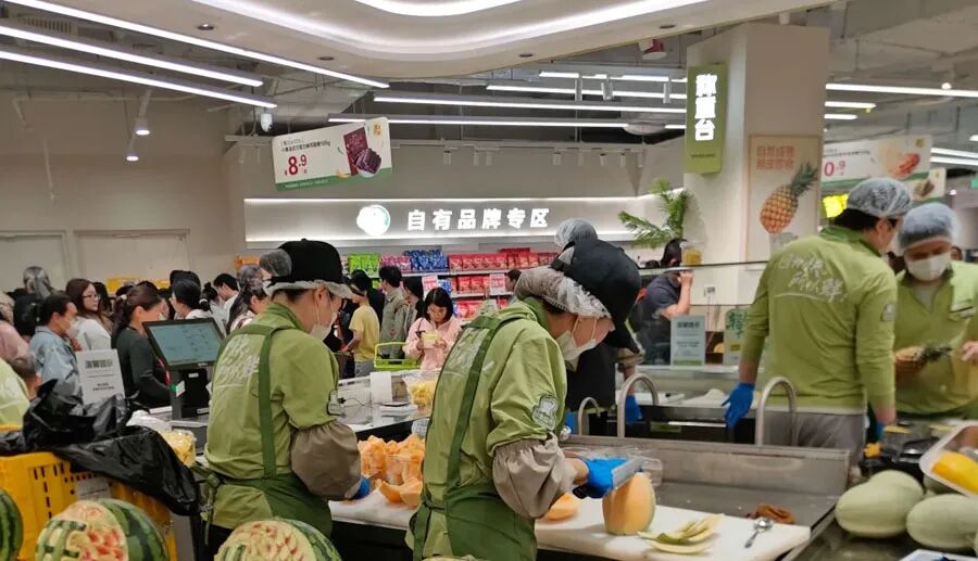 超市烘焙与熟食区